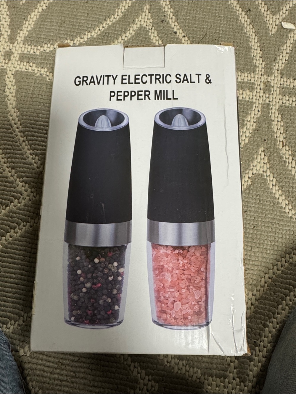 Gravity electric salt and pepper mill